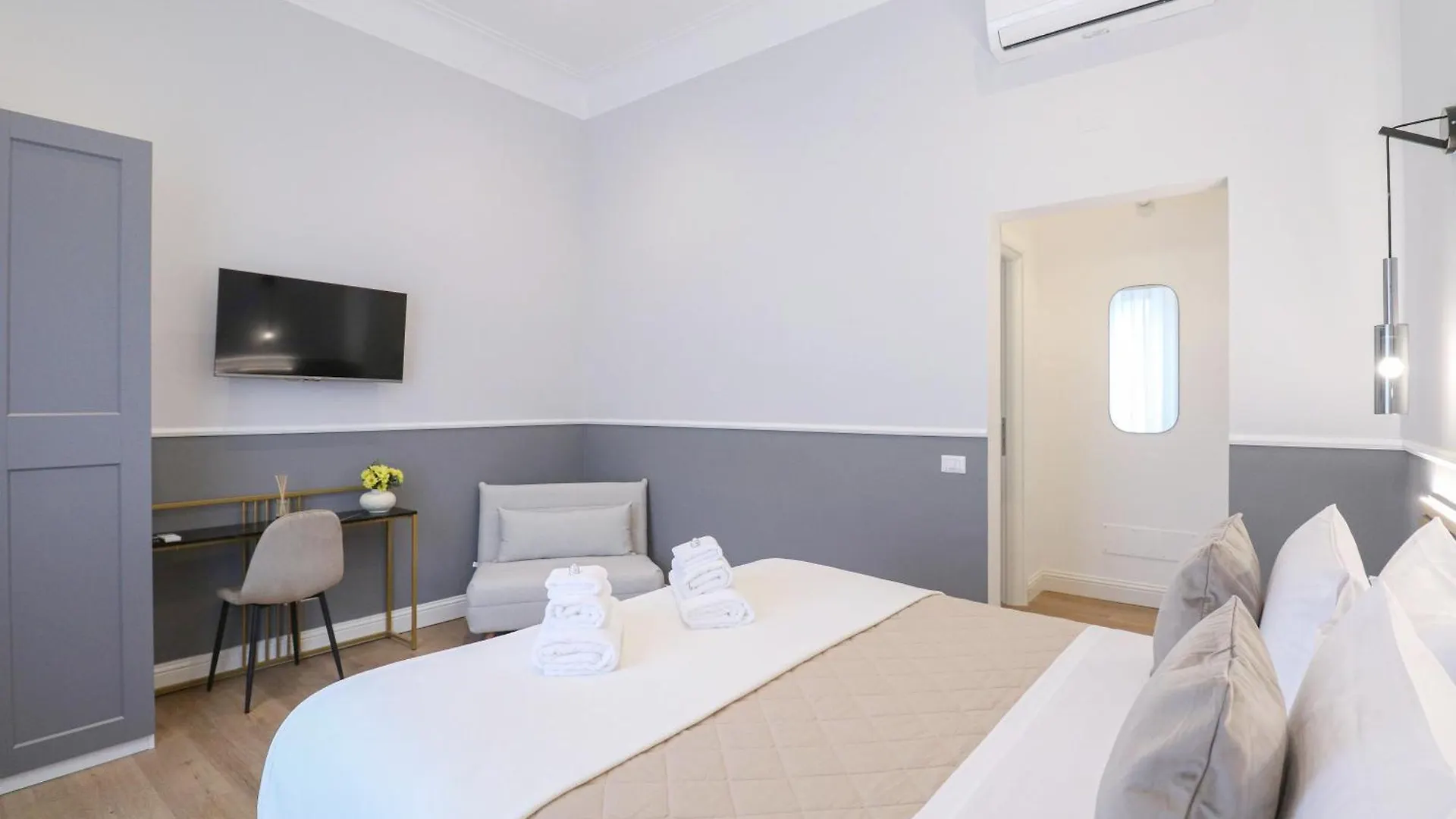 Guest house St Peter & Vatican Luxury Suites - Guesthouse In Rome City Centre Near Vatican Italy